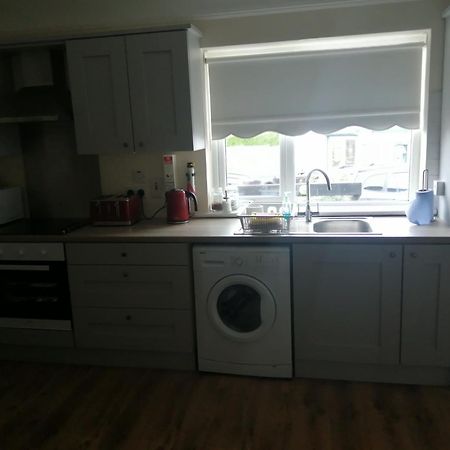 Delphi Cottage Ashbourne Bagian luar foto