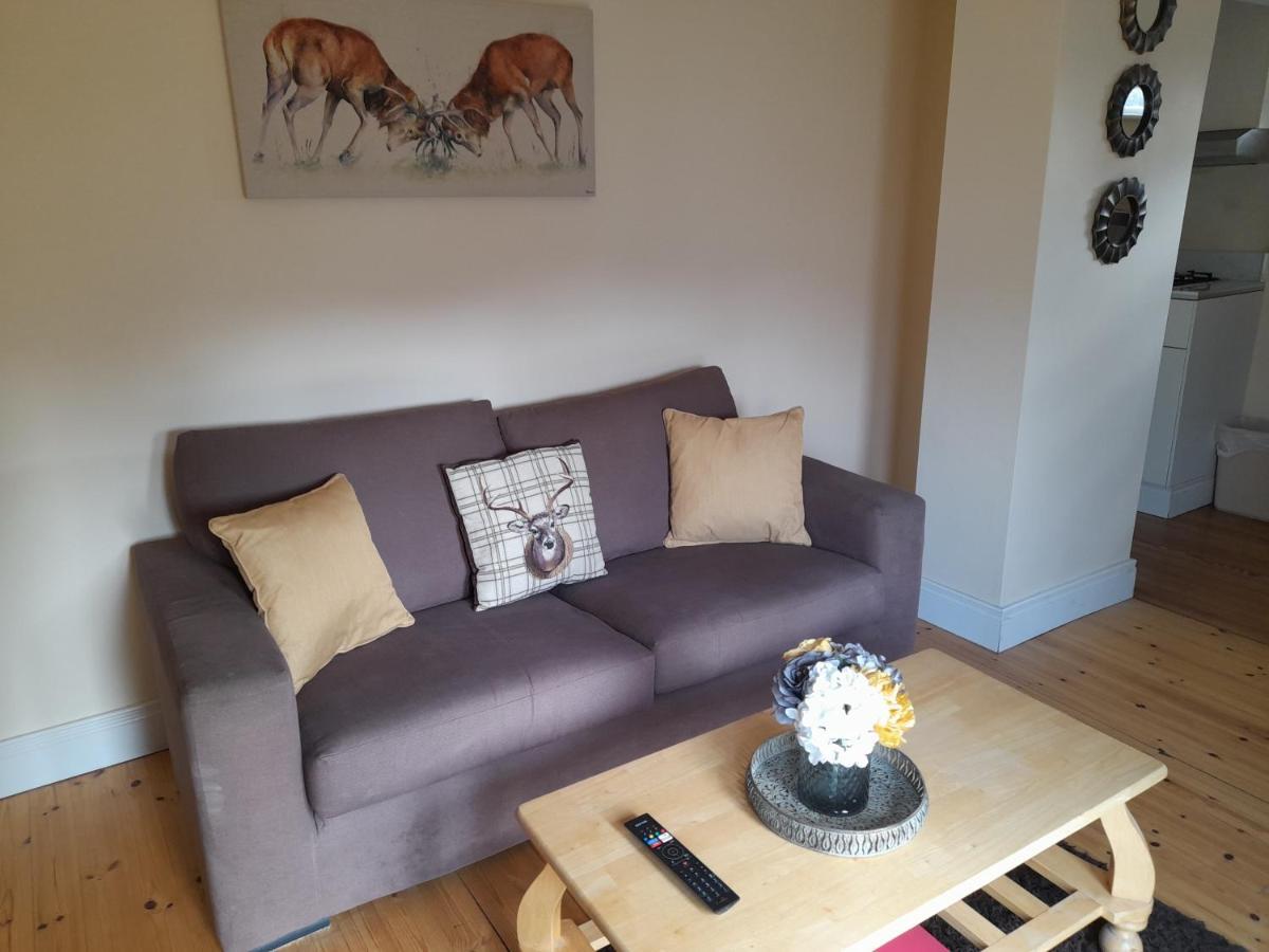 Delphi Cottage Ashbourne Bagian luar foto