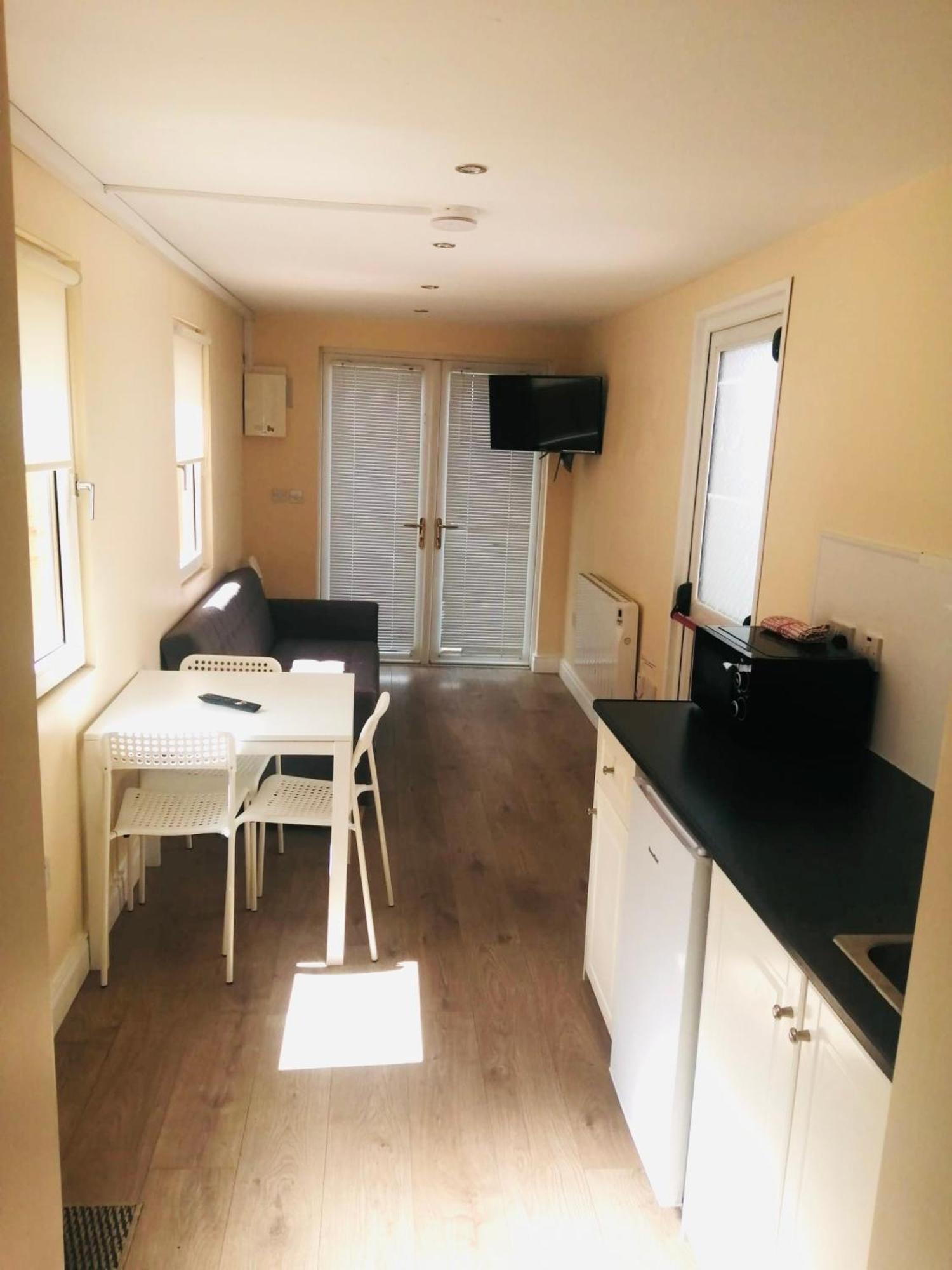 Delphi Cottage Ashbourne Bagian luar foto