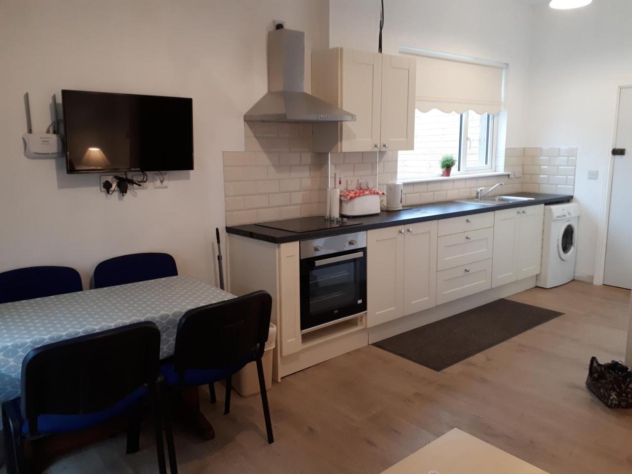 Delphi Cottage Ashbourne Bagian luar foto